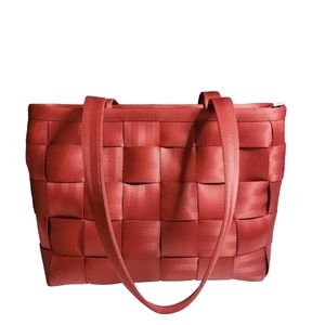 Harveys Original Red Large Tote Woven Seatbelt Bag Mother's Day Star Pull & Feet